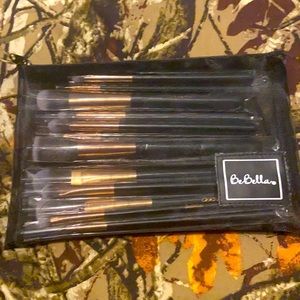 13 Be Bella makeup brushes 💄